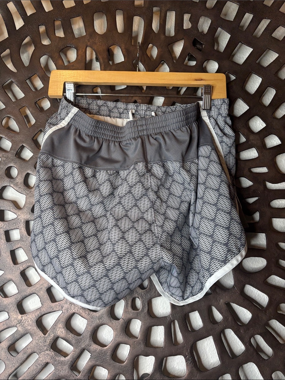 🩶 Augusta Women’s Athletic Shorts Large Gray White Lightweight Activewear 🩶 - Picture 2 of 9